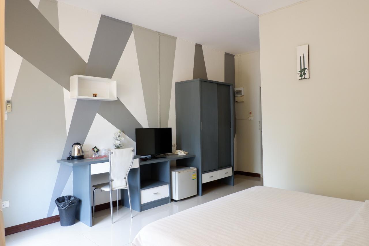 The Icon Service Apartment Si Maha Phot Экстерьер фото